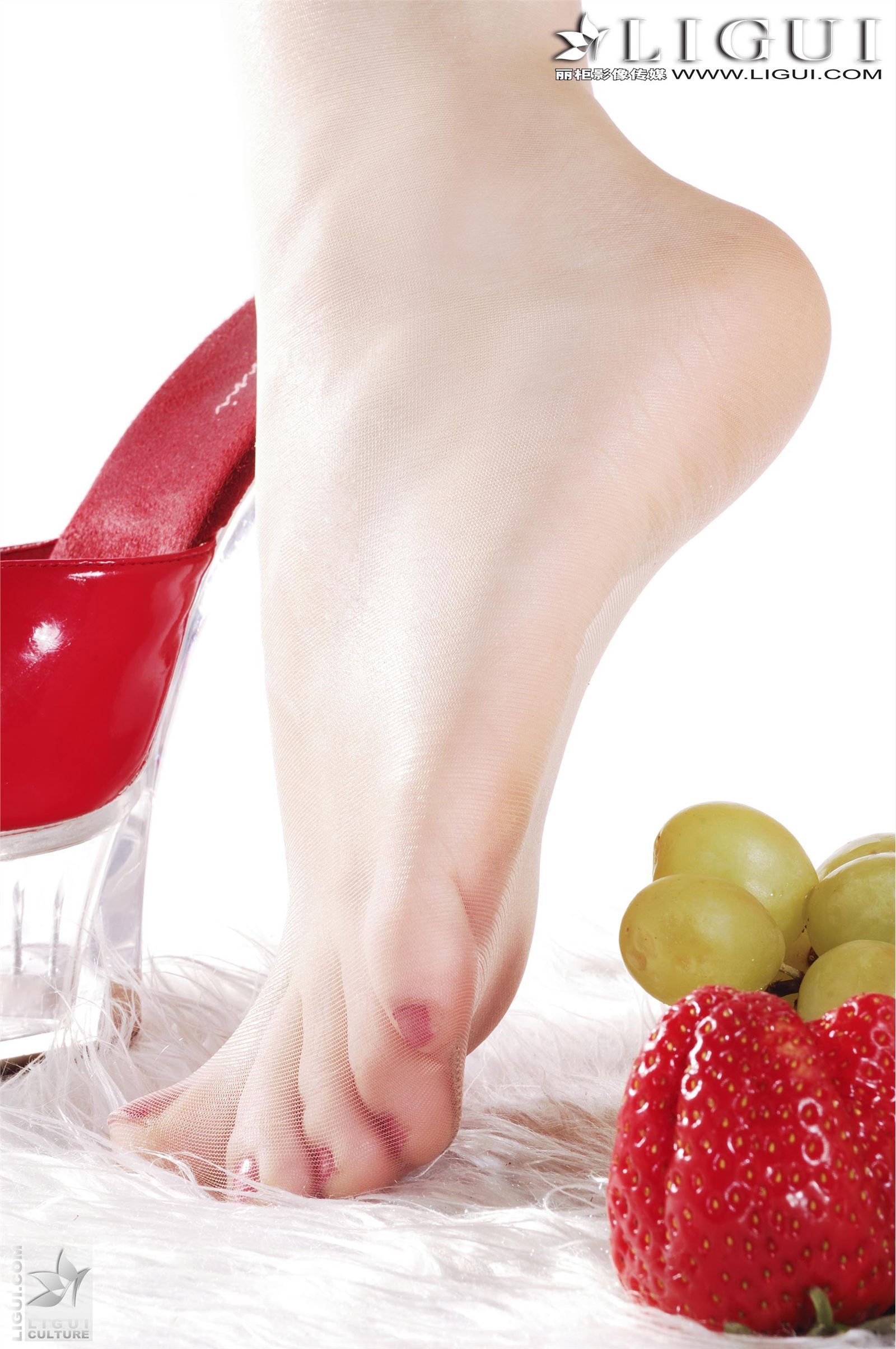 [Ligui丽柜]2012.09.20 Model 雯雯 国产性感美女图片